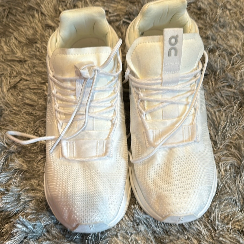 Oncloud  nova shoes size 7